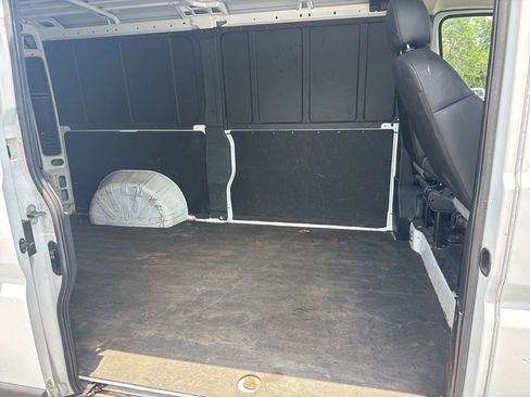 Used 2025 RAM ProMaster 2500 w/ Convenience Group FWD image 11