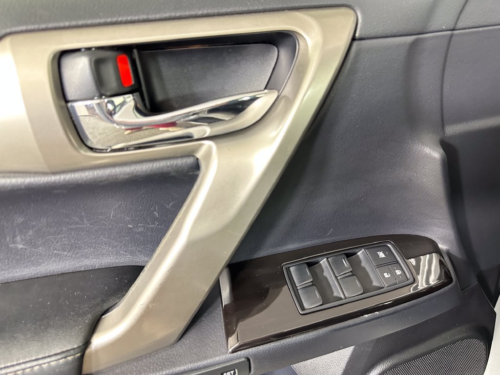 Used 2015 Lexus GX 460 AWD/4WD image 24