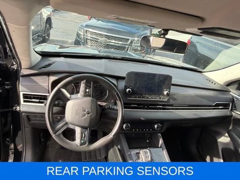 Used 2023 Mitsubishi Outlander SE FWD image 9