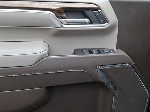 New 2026 GMC Sierra 1500 SLE w/ Preferred Package image 8