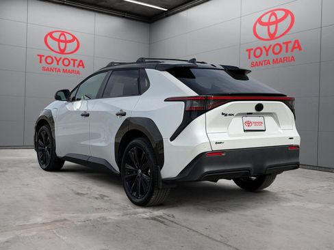 Used 2025 Toyota bZ4X AWD image 2