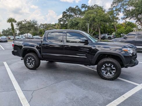 Used 2022 Toyota Tacoma TRD Off-Road w/ Technology Package AWD/4WD image 3