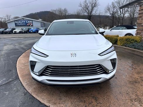 Used 2025 Buick Envista Preferred image 2