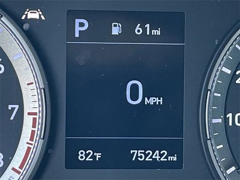 Used 2022 Hyundai Venue SEL image 14