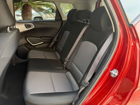 Used 2025 Kia Soul LX w/ LX Technology Package image 21
