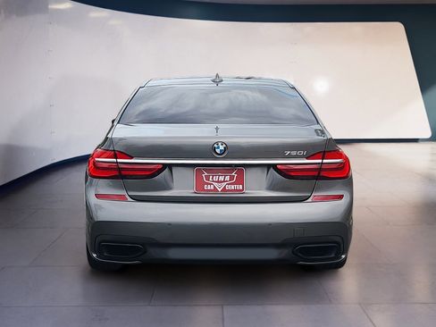 Used 2016 BMW 750i image 4