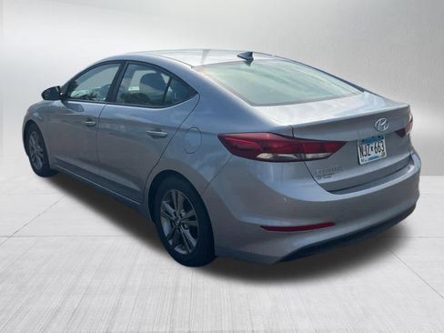 Used 2017 Hyundai Elantra SE FWD image 4