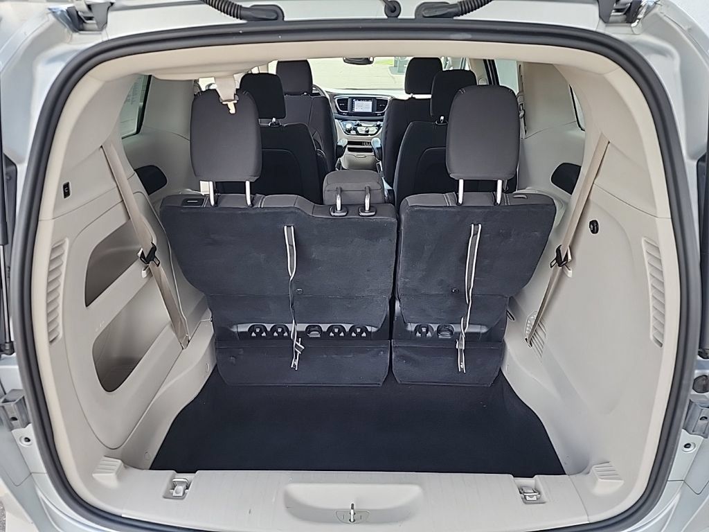 Used 2023 Chrysler Voyager LX FWD image 23