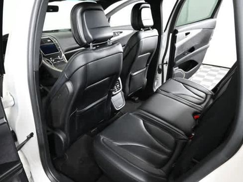 Used 2020 Lincoln Nautilus FWD w/ Equipment Group 101A image 13