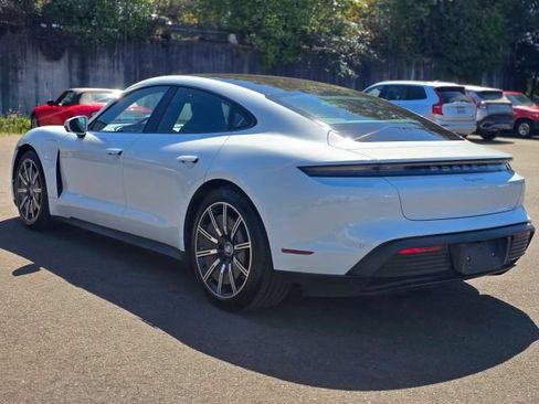 Used 2021 Porsche Taycan RWD image 5