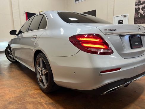Used 2017 Mercedes-Benz E 300 image 40