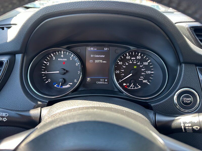 Used 2019 Nissan Rogue SV FWD image 23