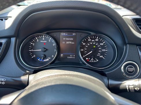 Used 2019 Nissan Rogue SV FWD image 23