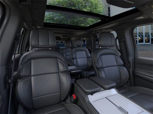 New 2025 Lincoln Navigator L Reserve w/ Jet Appearance Package image 10