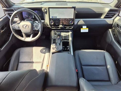 Used 2024 Lexus GX 550 w/ Cold Area Package AWD/4WD image 17