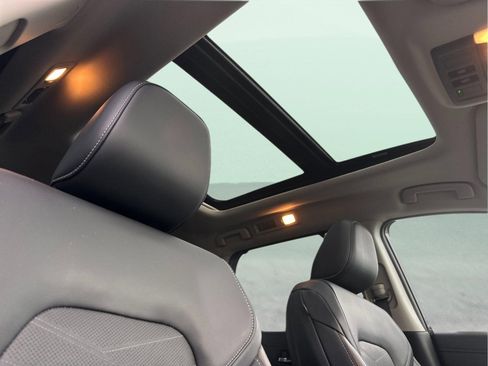 Used 2023 Nissan Pathfinder Platinum w/ Cargo Package image 18