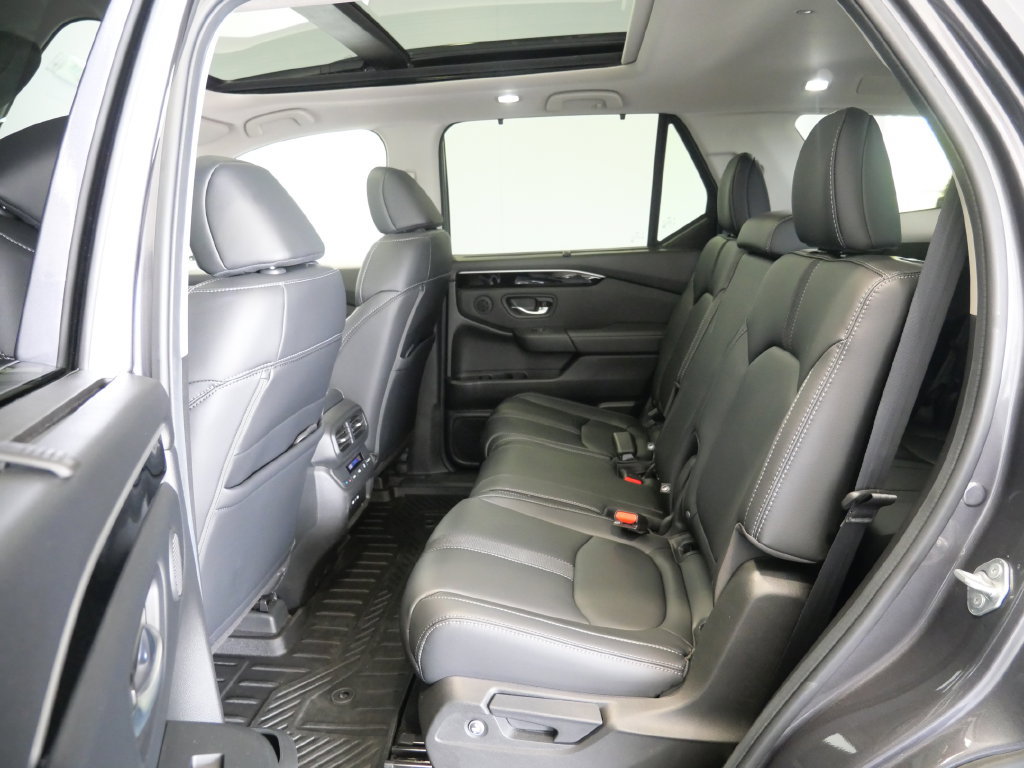 Used 2025 Honda Pilot Touring image 25