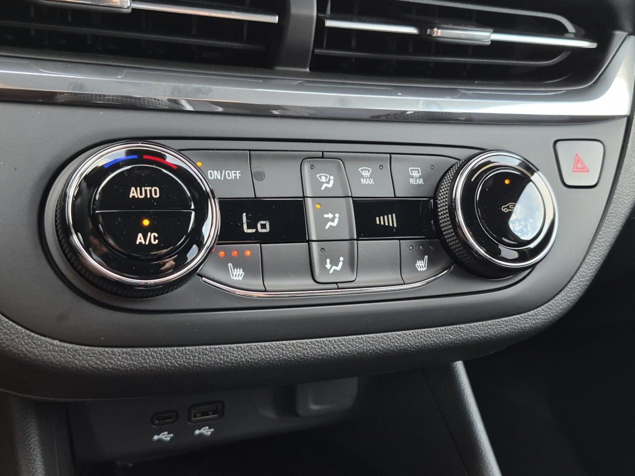 New 2026 Buick Envista Sport Touring w/ Convenience I Package FWD image 18