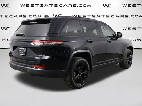Used 2023 Jeep Grand Cherokee Limited w/ Black Appearance Package image 45