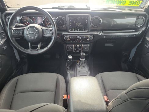 Used 2022 Jeep Wrangler Unlimited Sport AWD/4WD image 9