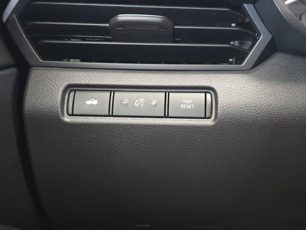 Used 2025 Nissan Altima 2.5 SV FWD image 23