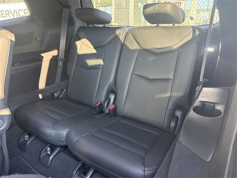 Certified 2025 Cadillac XT6 Premium Luxury image 11