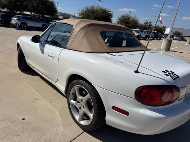 Used 2003 MAZDA MX-5 Miata RWD image 5