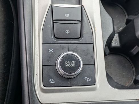 Used 2023 Ford Explorer XLT AWD/4WD image 27