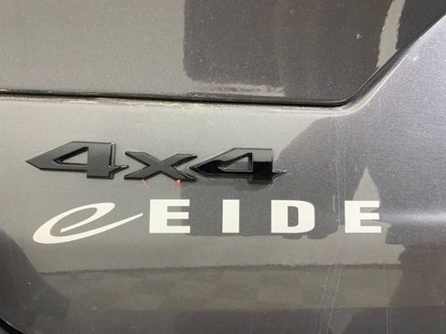 Used 2023 Jeep Grand Cherokee Altitude AWD/4WD image 37