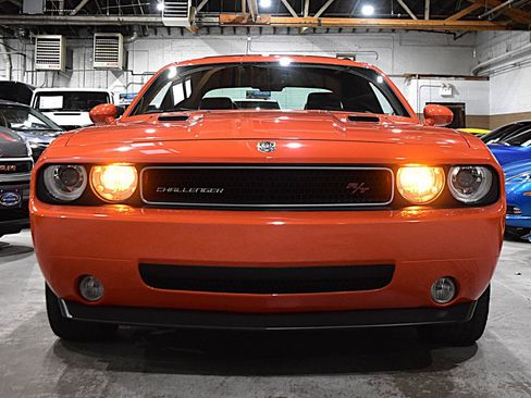 Used 2009 Dodge Challenger R/T RWD image 2