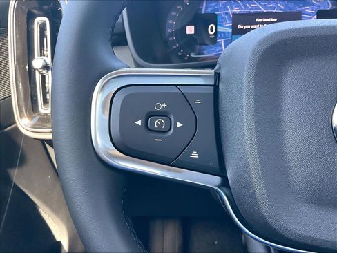 New 2026 Volvo XC40 B5 Core w/ Climate Package AWD/4WD image 17