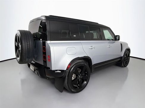 Used 2024 Land Rover Defender 110 X-Dynamic SE AWD/4WD image 5