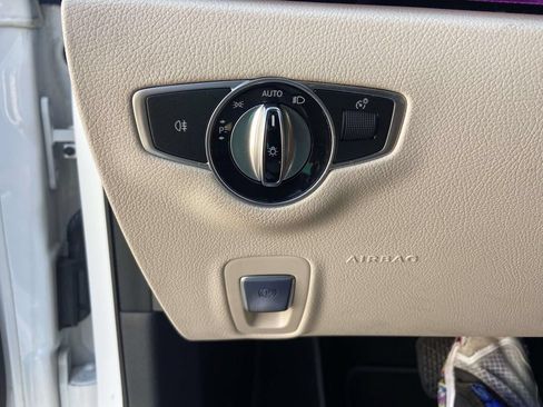 Used 2017 Mercedes-Benz E 300 4MATIC image 31