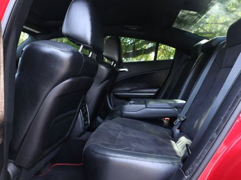 Used 2015 Dodge Charger R/T Scat Pack w/ Beats Audio Group RWD image 17