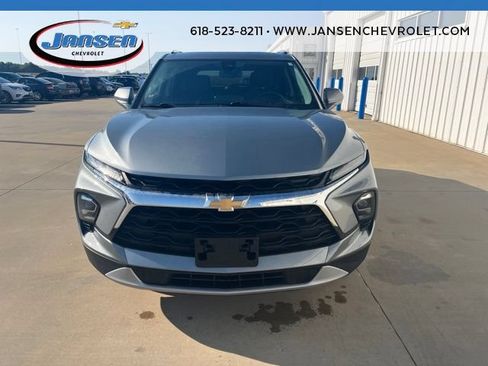 Used 2023 Chevrolet Blazer LT w/ Convenience Package FWD image 2