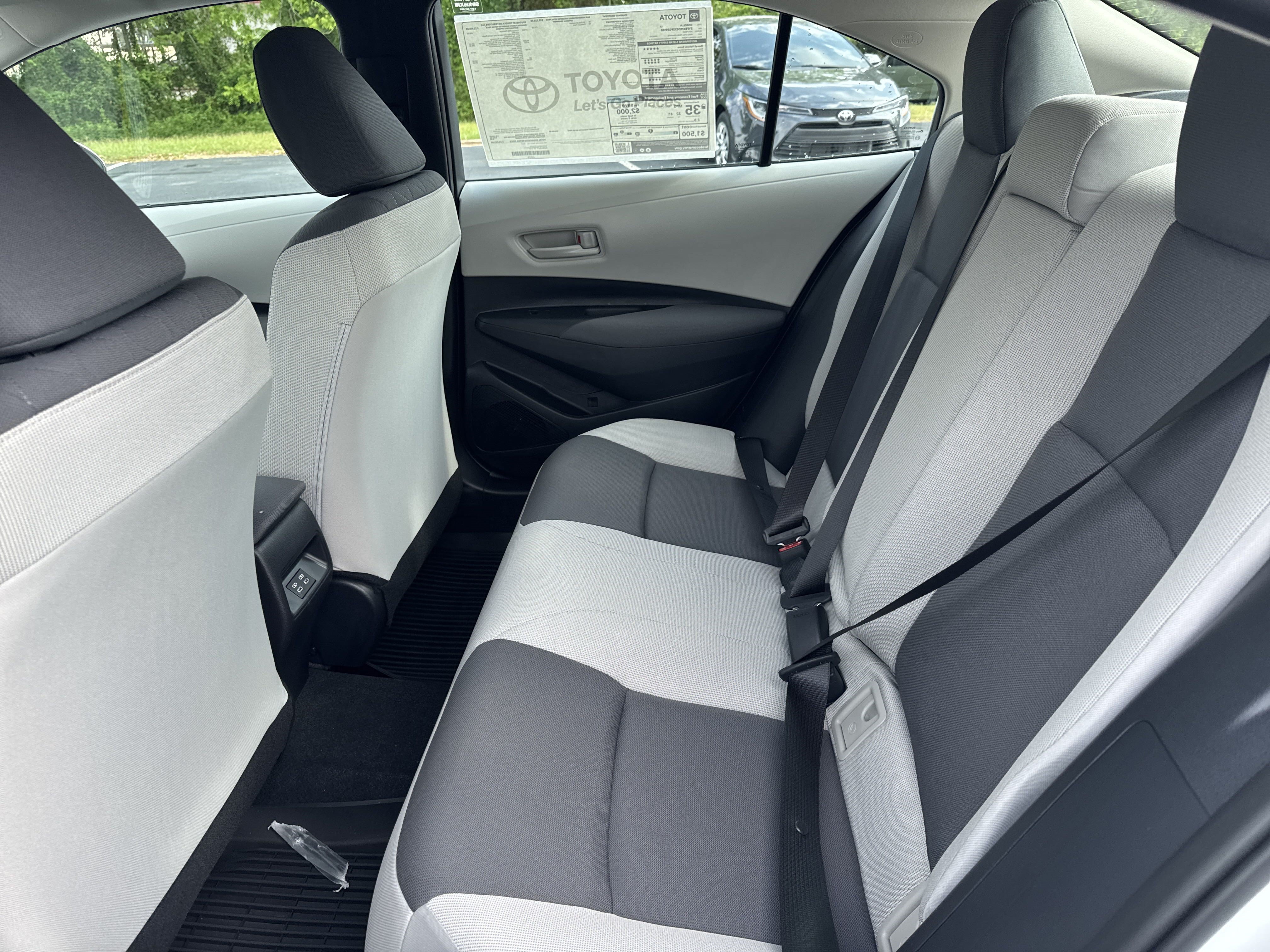 Used 2025 Toyota Corolla LE FWD image 23