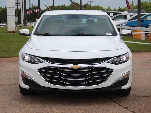 Used 2024 Chevrolet Malibu LT FWD image 3