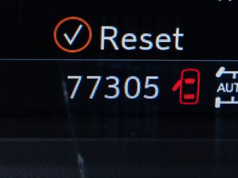 Used 2021 Chevrolet Silverado 1500 LT Trail Boss w/ Bed Protection Package image 34