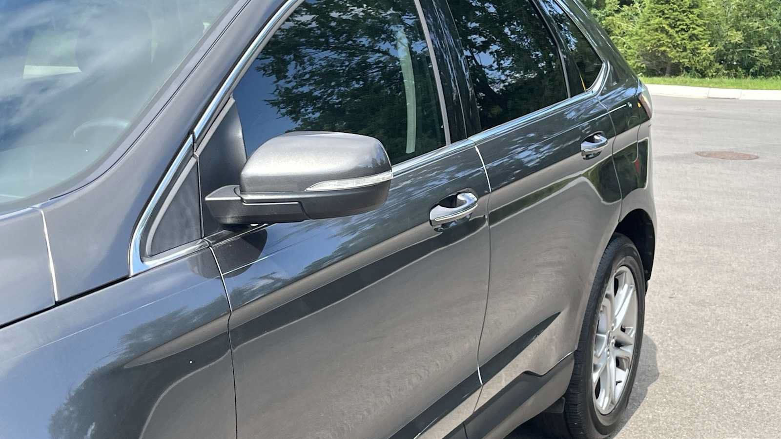 Used 2015 Ford Edge Titanium AWD/4WD image 16