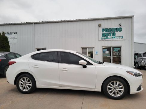 Used 2015 MAZDA MAZDA3 i Grand Touring FWD image 9