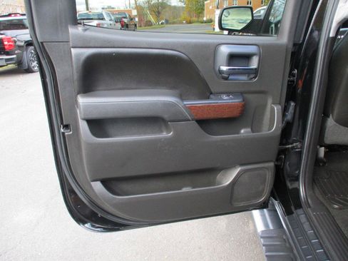 Used 2015 GMC Sierra 1500 SLT w/ SLT Crew Cab Value Package image 32