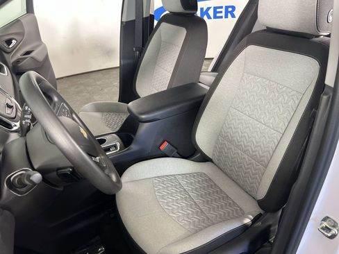 Used 2024 Chevrolet Equinox LS w/ LS Convenience Package image 19