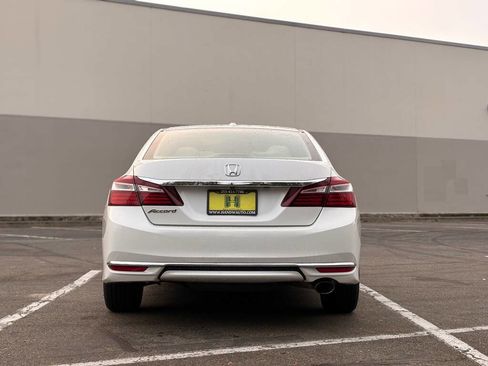 Used 2017 Honda Accord EX-L image 4