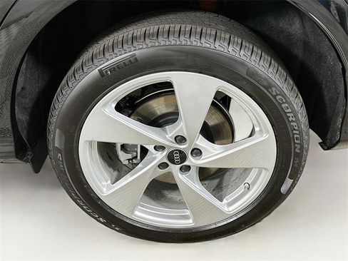 New 2025 Audi Q5 Premium Plus image 24