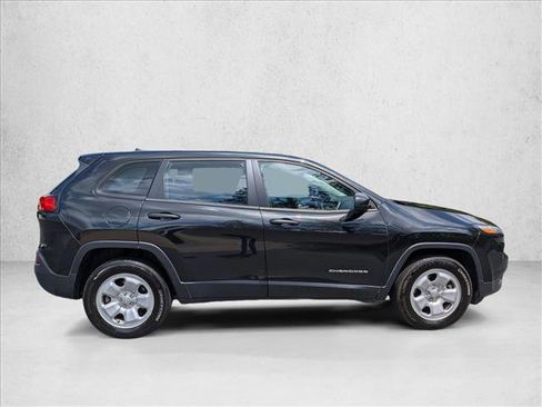 Used 2014 Jeep Cherokee Sport w/ Cold Weather Group AWD/4WD image 3