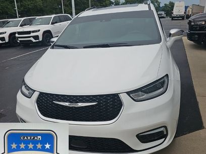 Used 2024 Chrysler Pacifica Pinnacle
