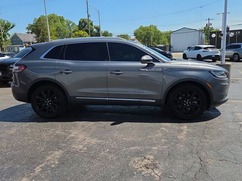 Used 2022 Lincoln Nautilus Reserve w/ Monochromatic Package AWD/4WD image 4