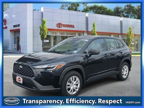 Used 2024 Toyota Corolla Cross L image 5