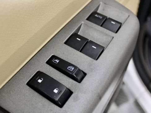 Used 2011 Ford F250 Lariat image 17