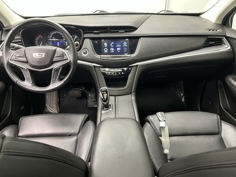Used 2017 Cadillac XT5 Luxury image 4